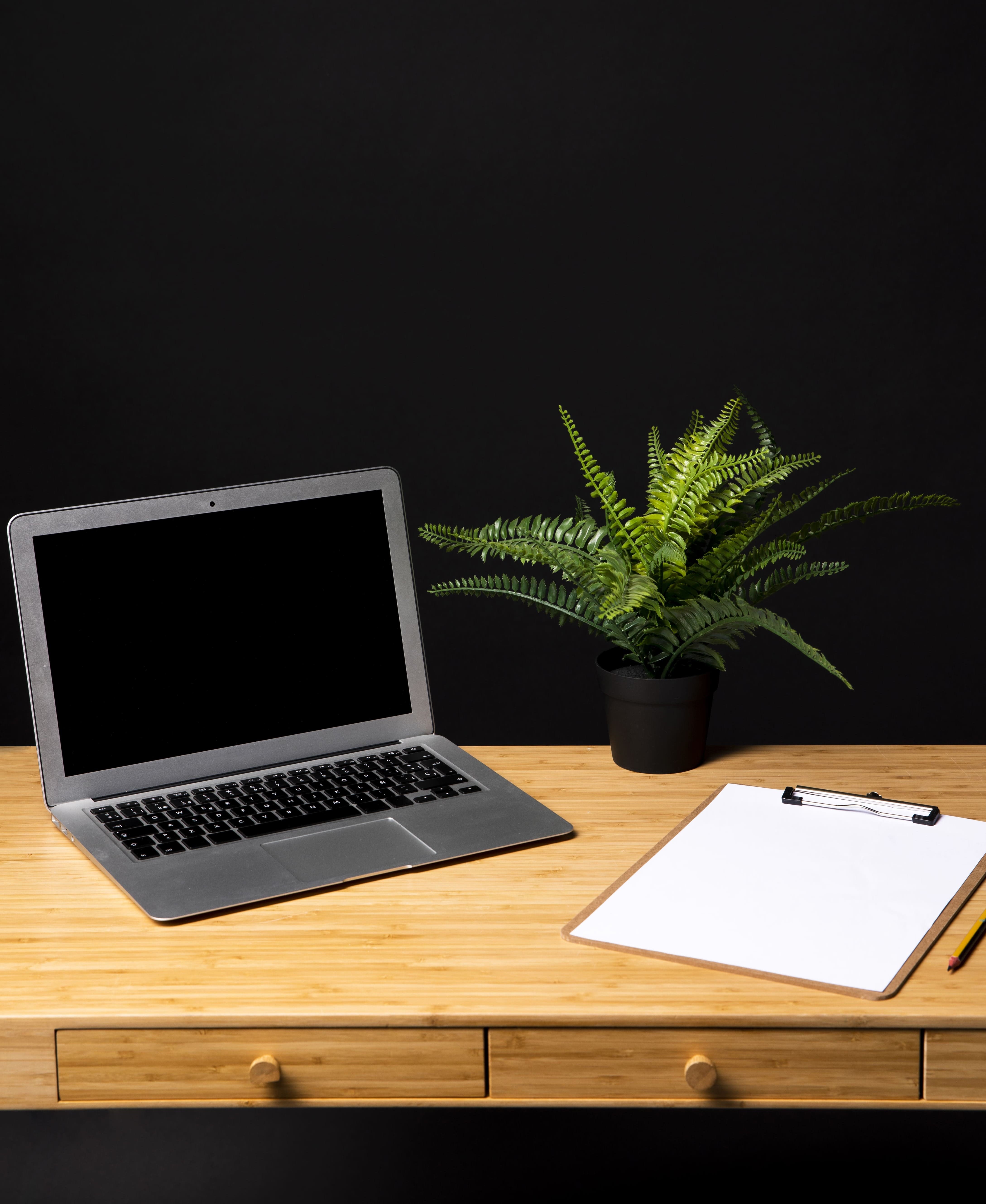 desk (1) desk (1)